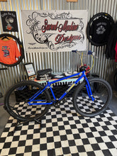 Load image into Gallery viewer, 29" GT Performer BMX Cruiser Custom